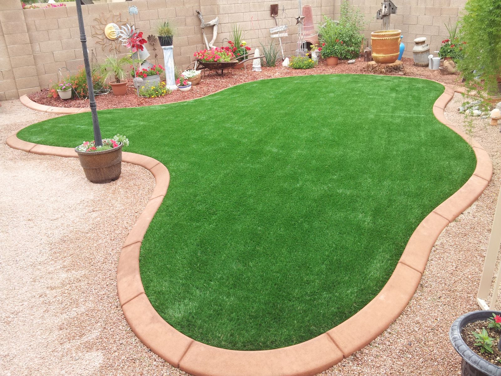 Real Grass Vs. Fake Grass. Scottsdale Artificial Grass